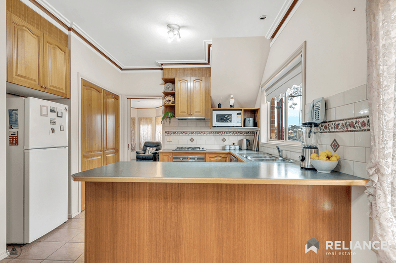 17 Springlake Avenue, Caroline Springs, VIC 3023