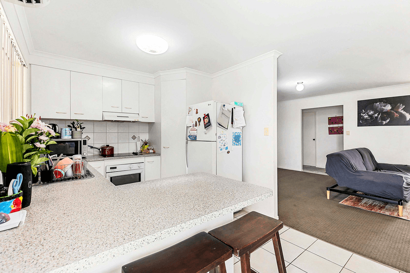 28 Isis Court, ELI WATERS, QLD 4655