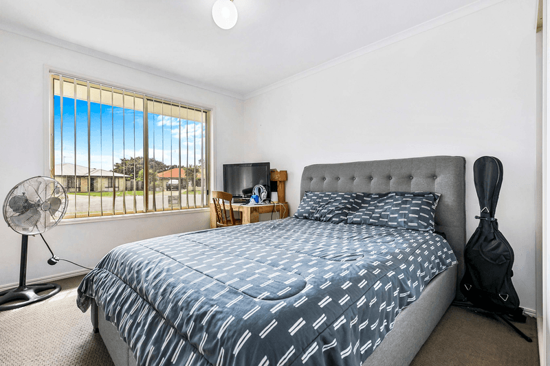 28 Isis Court, ELI WATERS, QLD 4655