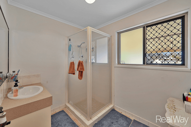 33 Park Royal Drive, Branyan, QLD 4670