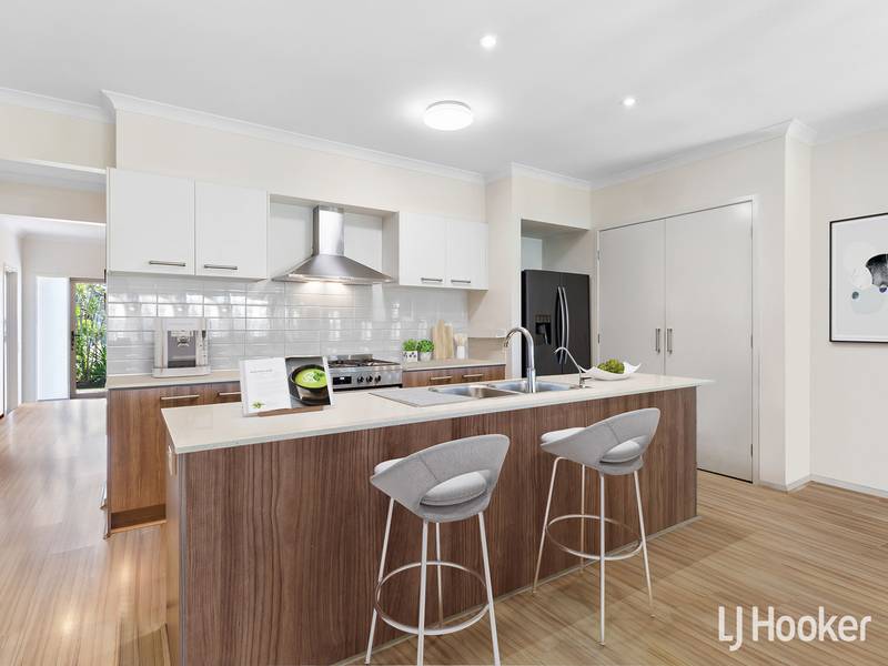 11 Chrysler Parade, NORTH LAKES, QLD 4509