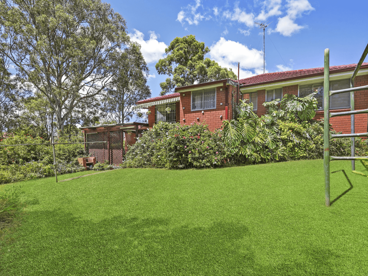 39 Styles Crescent, MINTO, NSW 2566