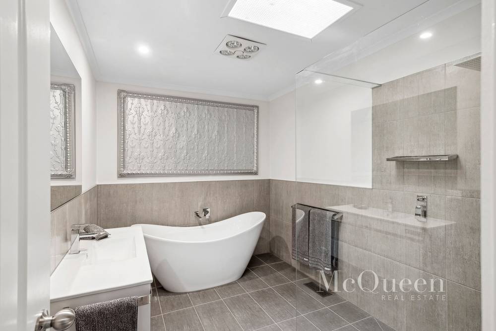 5 Noonan Grove, WOODEND, VIC 3442