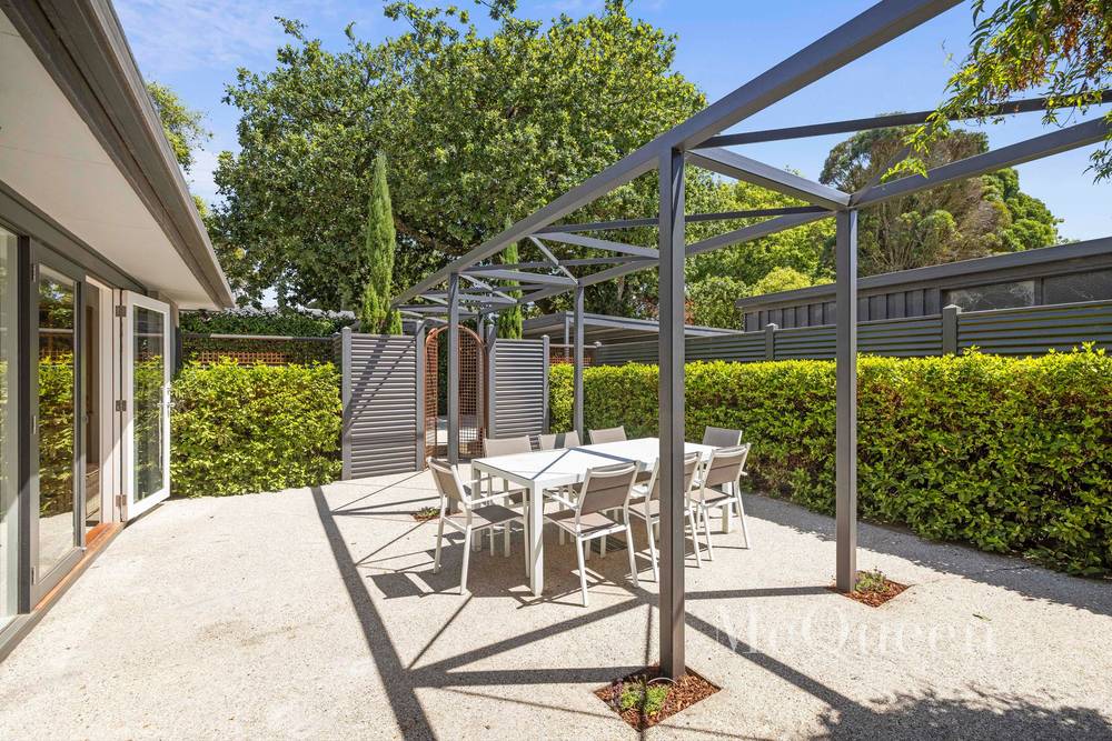 5 Noonan Grove, WOODEND, VIC 3442