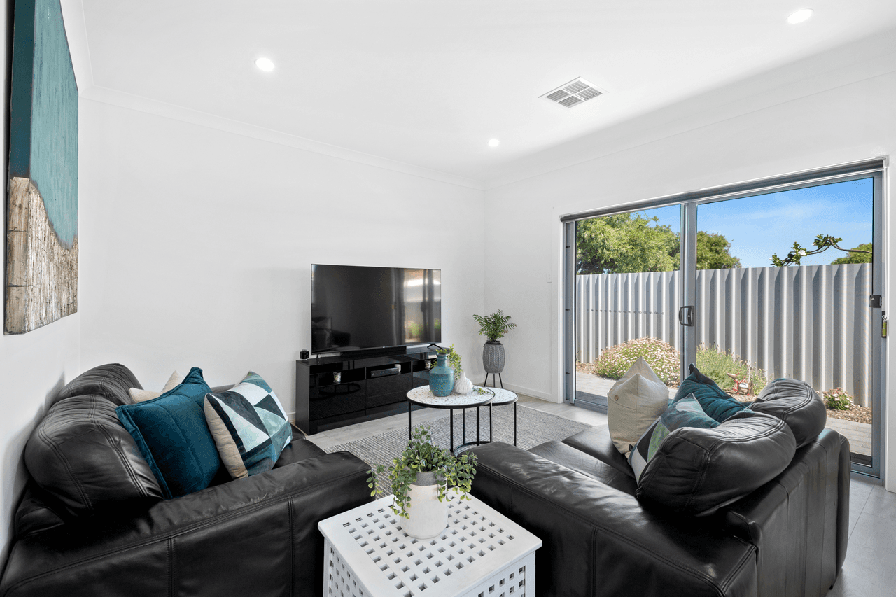 1a Burnett Crescent, SEMAPHORE PARK, SA 5019