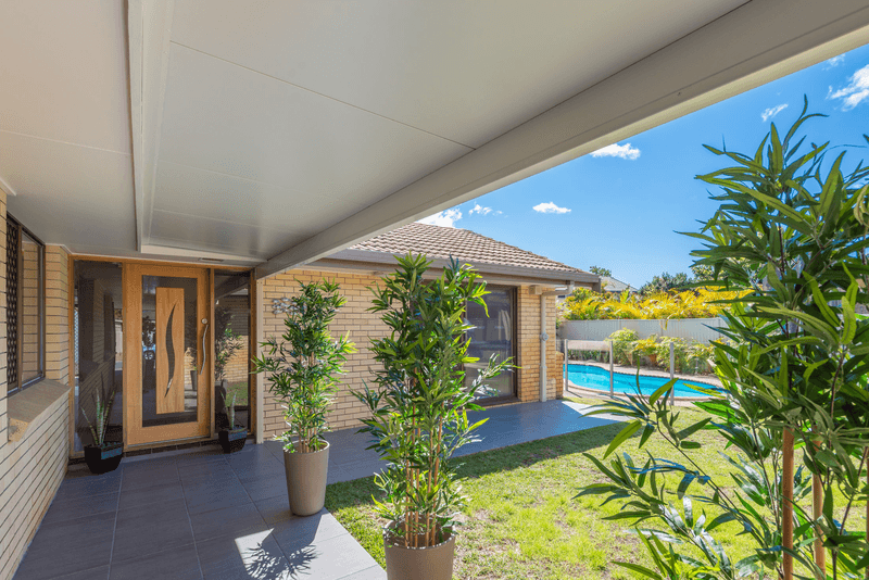 5 Cedar Court, Palm Beach, QLD 4221