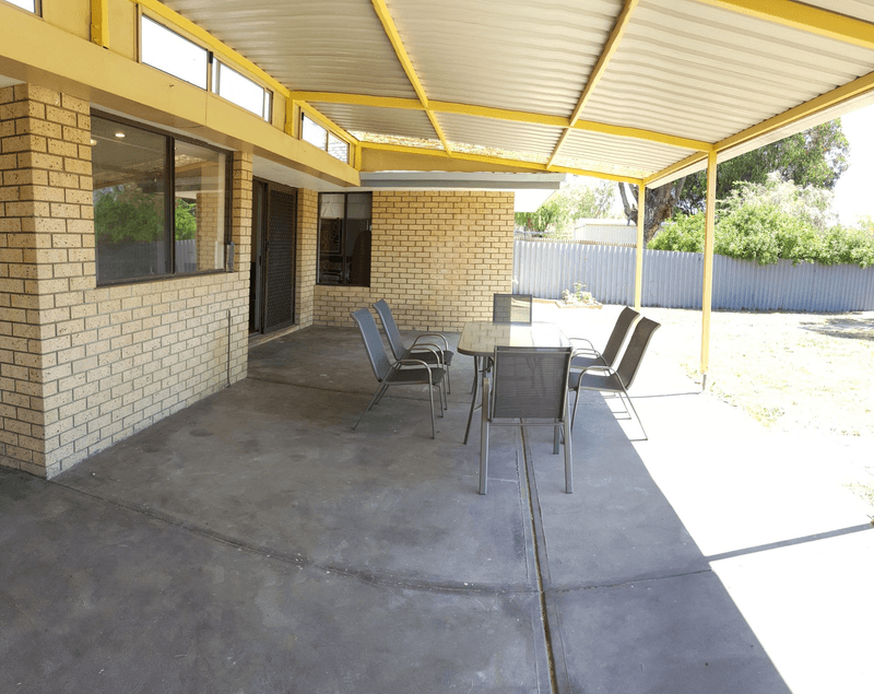 38 Jacaranda Cres, WITHERS, WA 6230