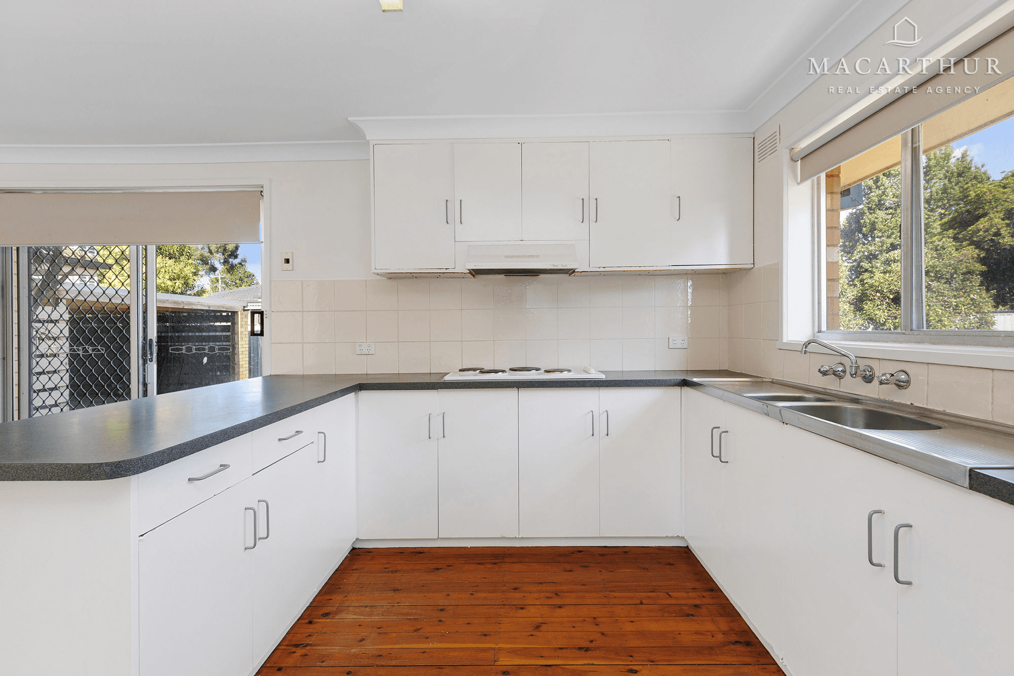 444 Lake Albert Road, Lake Albert, NSW 2650
