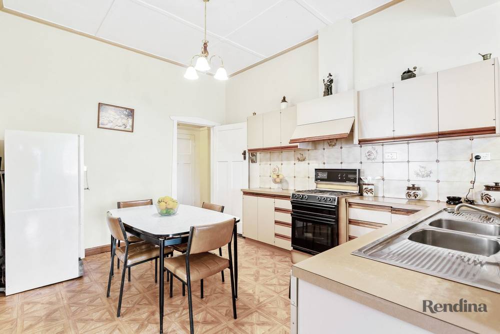 15 Lorraine Street, ESSENDON, VIC 3040