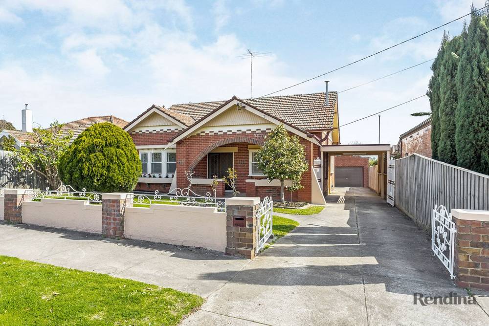 15 Lorraine Street, ESSENDON, VIC 3040