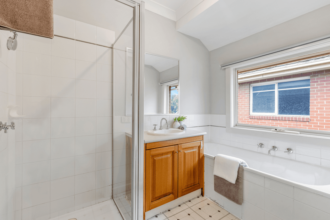 10 Piping Lane, MORDIALLOC, VIC 3195