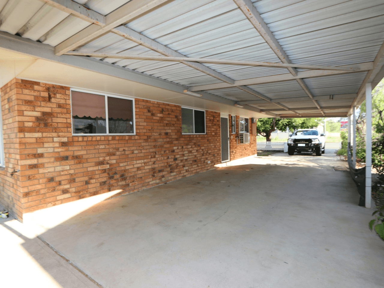 8 Roberts Street, EMERALD, QLD 4720