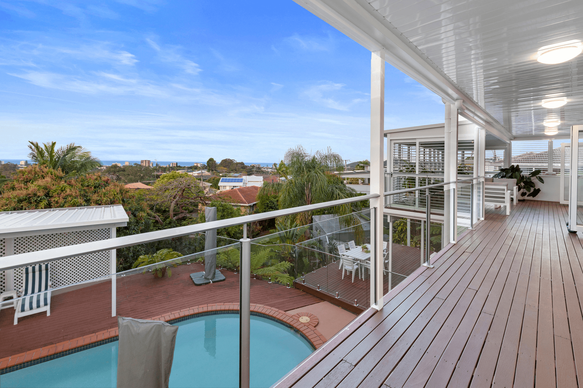 135 K P McGrath Drive, Elanora, QLD 4221