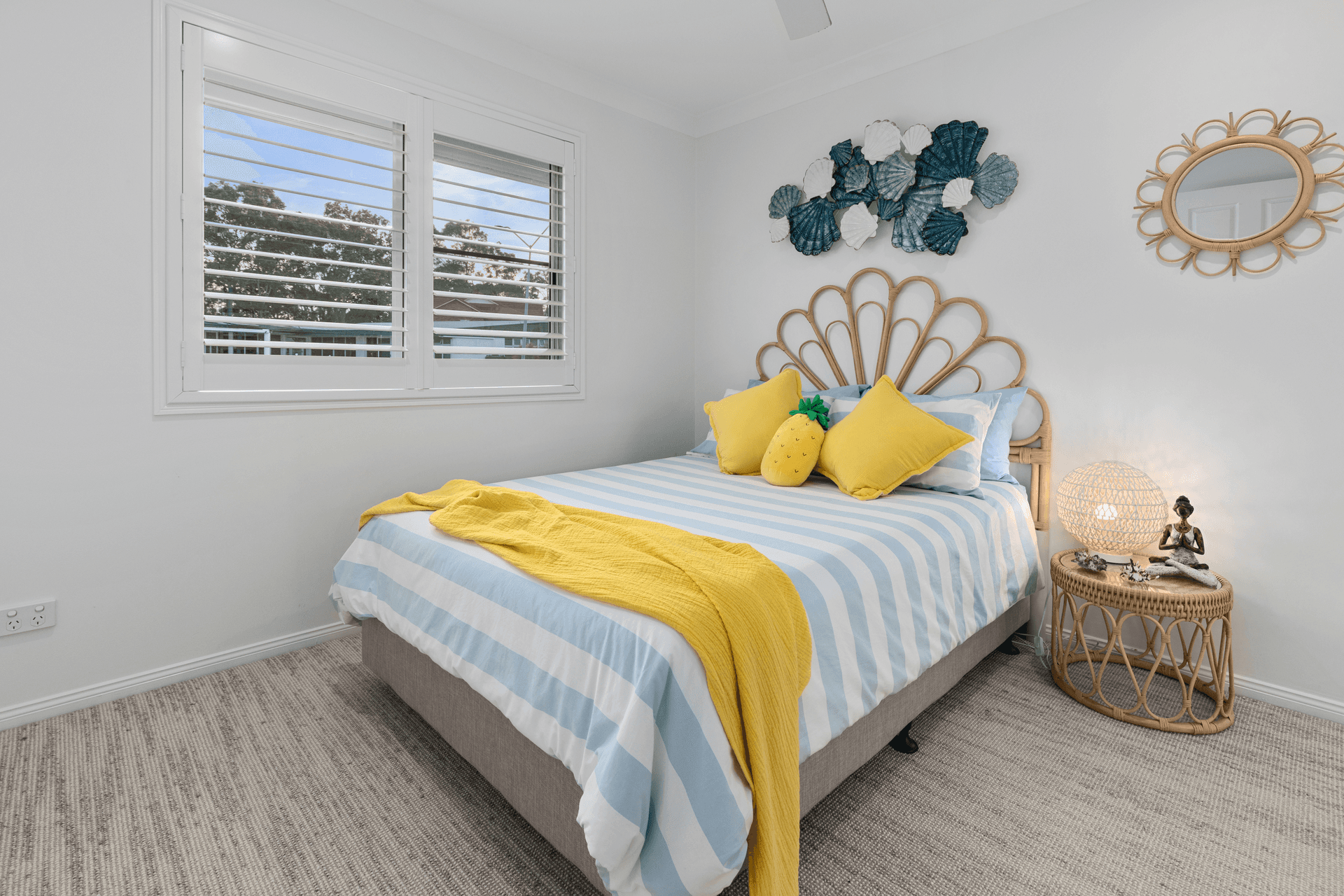135 K P McGrath Drive, Elanora, QLD 4221