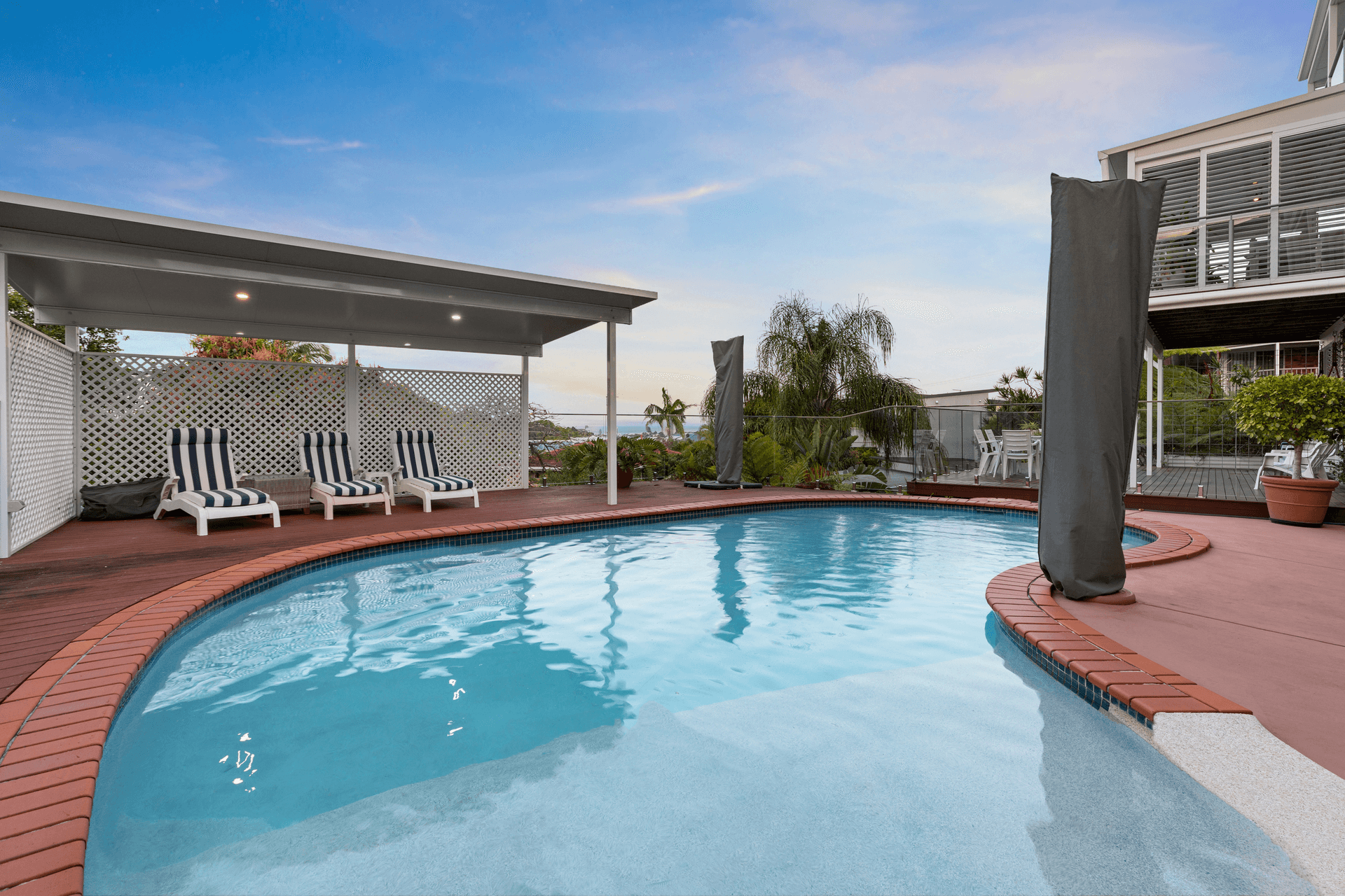 135 K P McGrath Drive, Elanora, QLD 4221