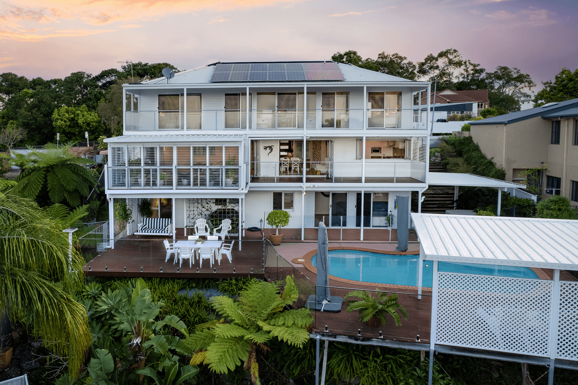 135 K P McGrath Drive, Elanora, QLD 4221