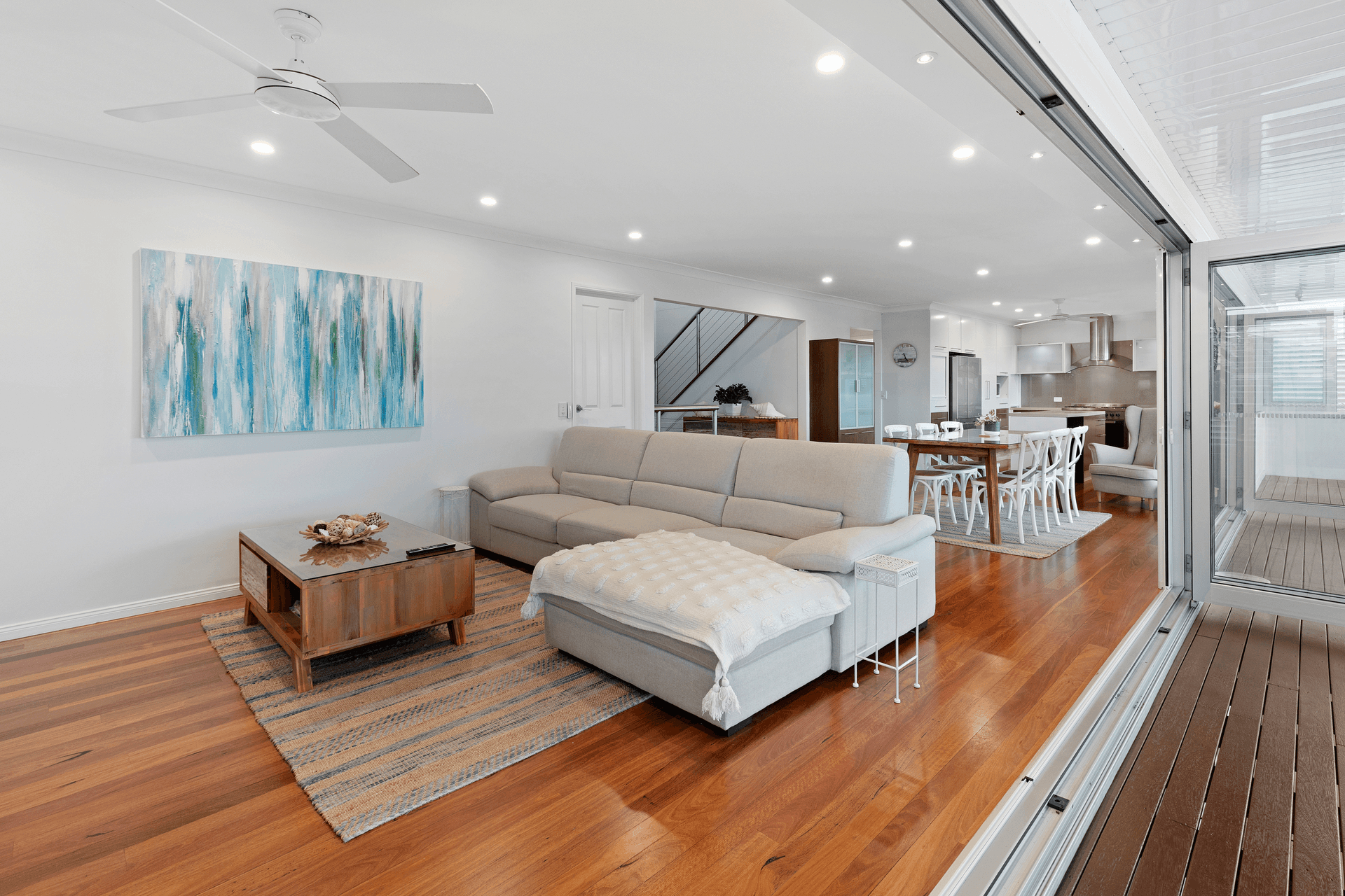 135 K P McGrath Drive, Elanora, QLD 4221