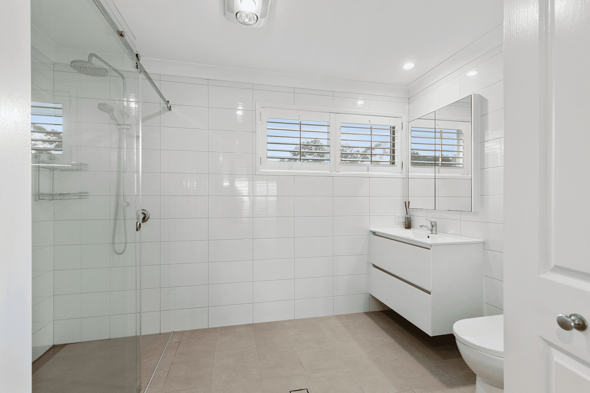 135 K P McGrath Drive, Elanora, QLD 4221