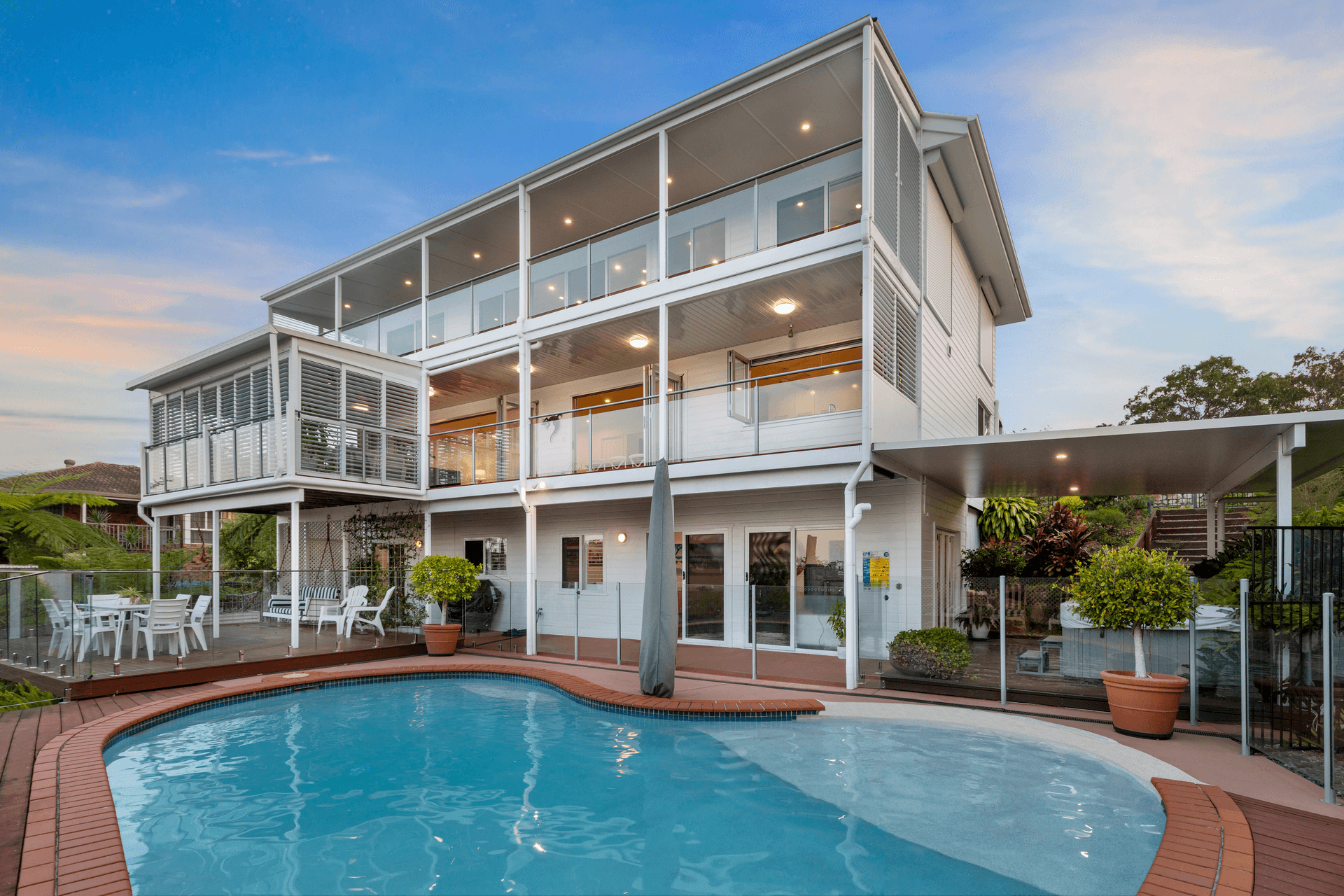 135 K P McGrath Drive, Elanora, QLD 4221