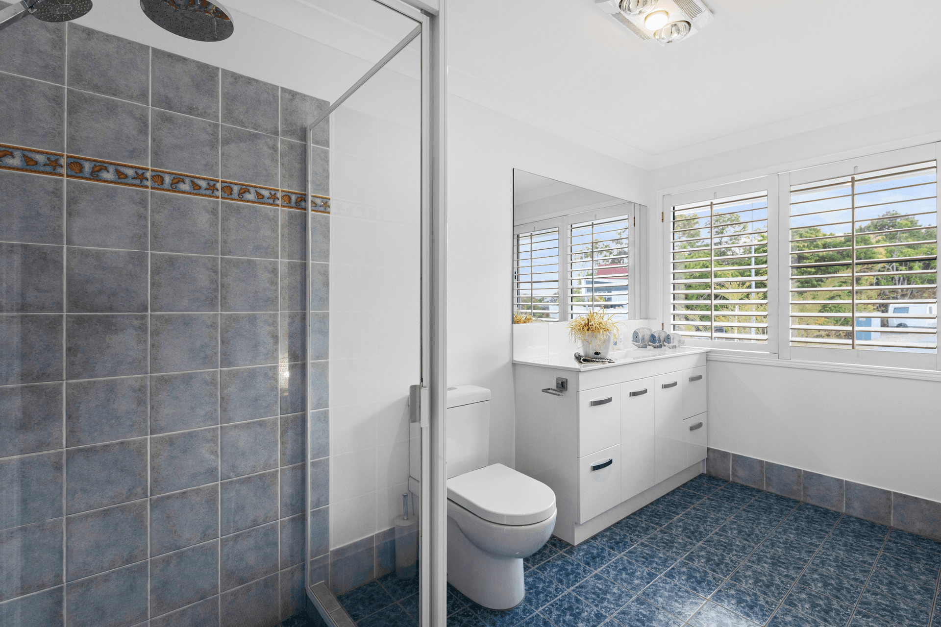 135 K P McGrath Drive, Elanora, QLD 4221