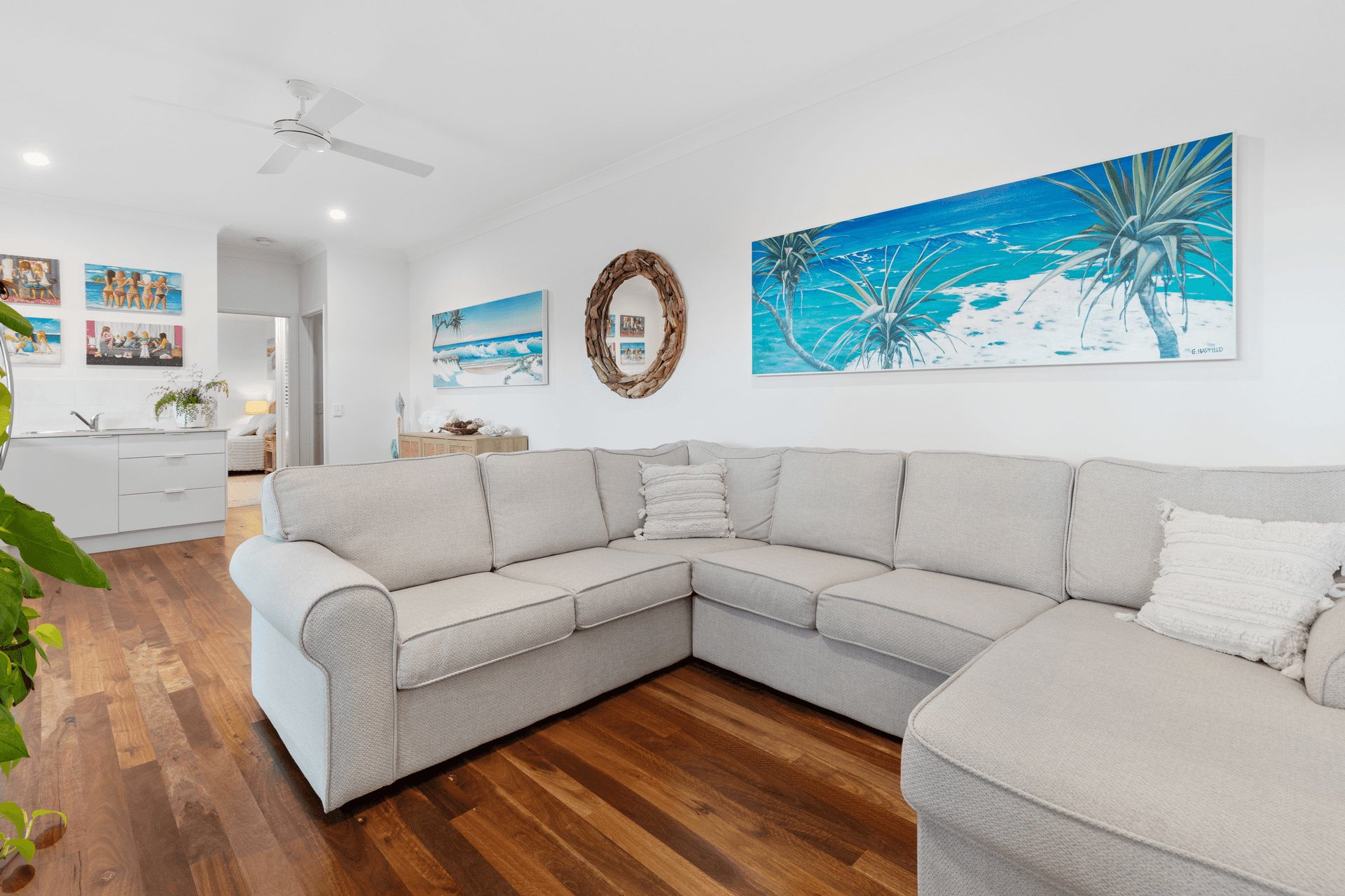 135 K P McGrath Drive, Elanora, QLD 4221