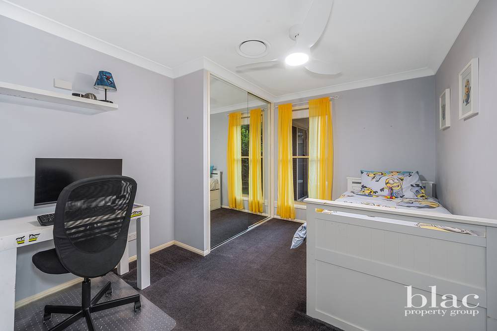 1 Pheasant Court, CASHMERE, QLD 4500