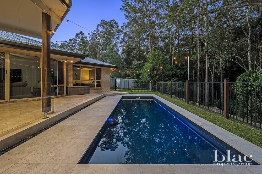 1 Pheasant Court, CASHMERE, QLD 4500