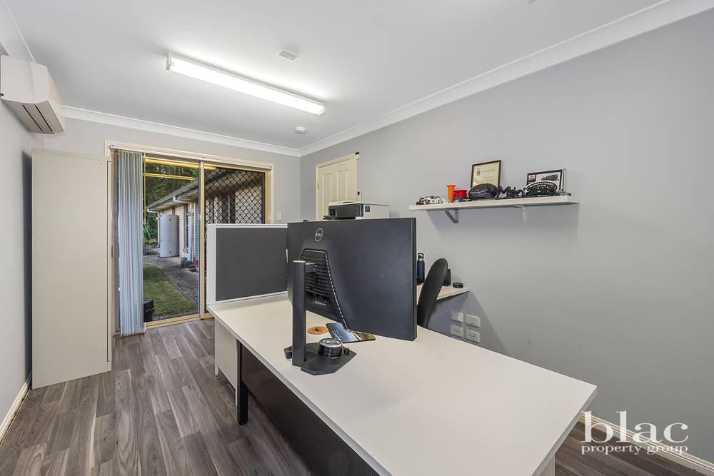 1 Pheasant Court, CASHMERE, QLD 4500