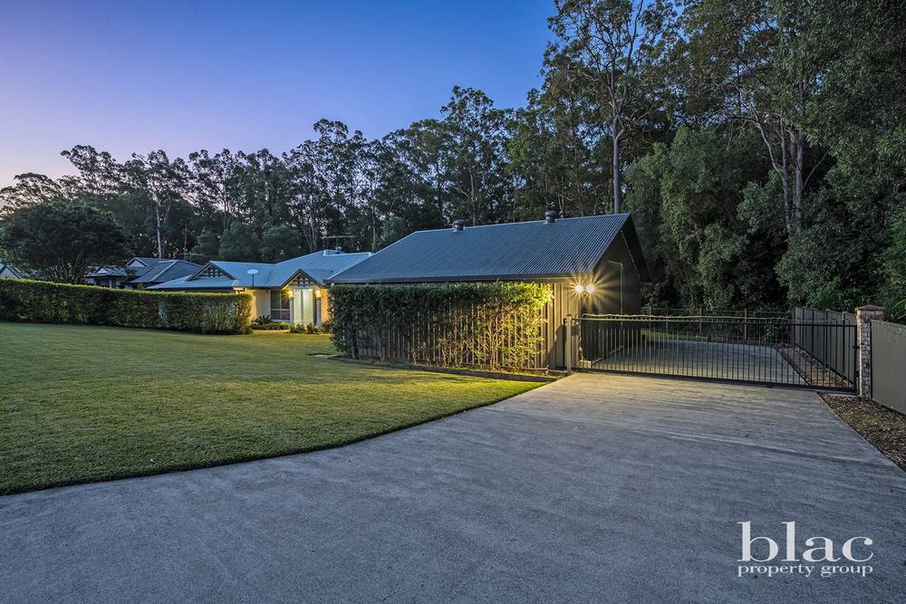 1 Pheasant Court, CASHMERE, QLD 4500