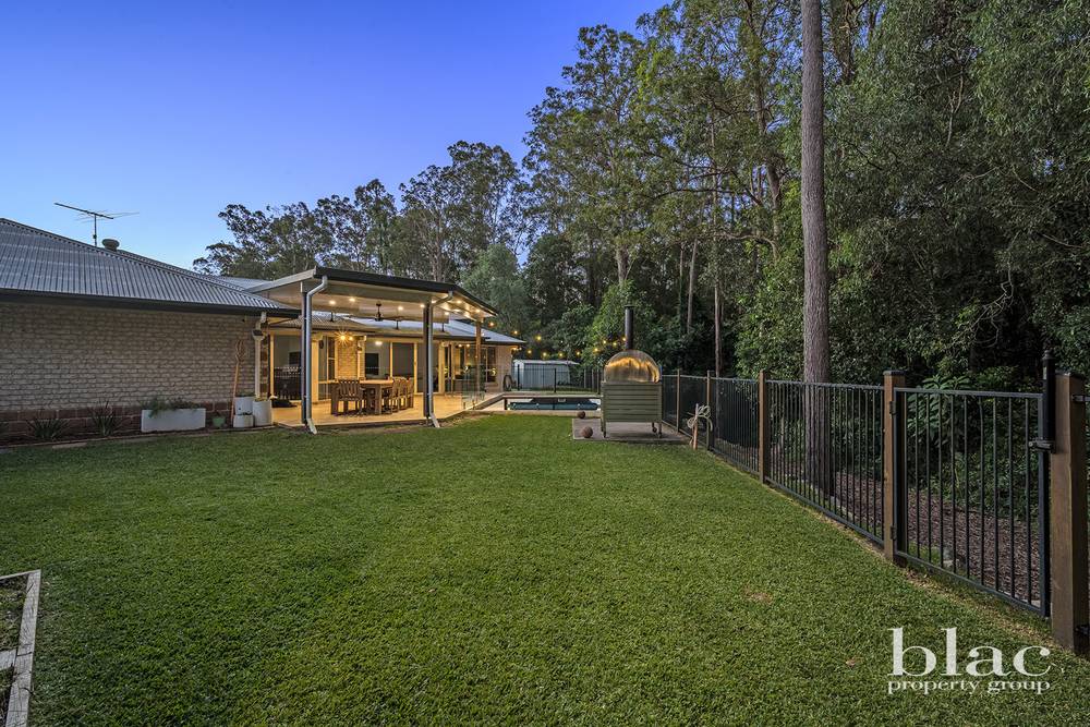 1 Pheasant Court, CASHMERE, QLD 4500