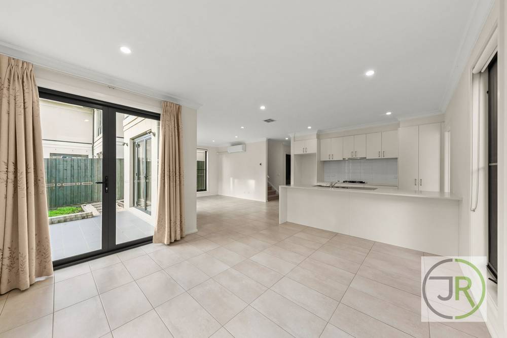 129 Billy Buttons Dr, NARRE WARREN, VIC 3805