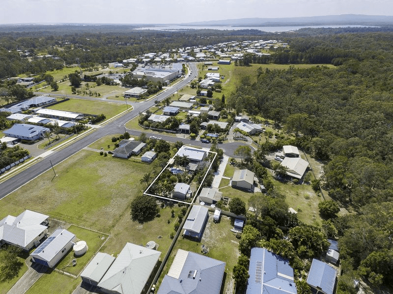 4 Victory Court, COOLOOLA COVE, QLD 4580