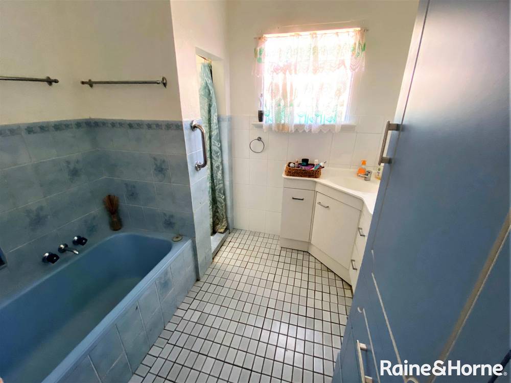13 Park Street, PARKES, NSW 2870