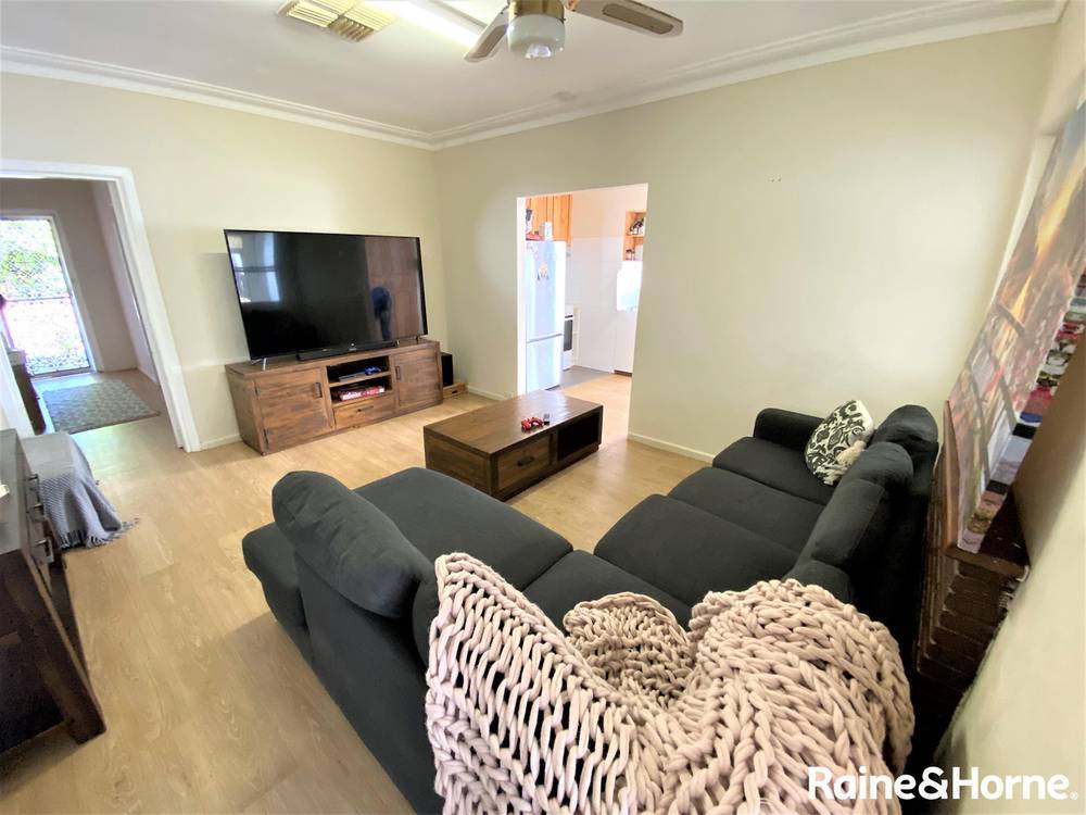13 Park Street, PARKES, NSW 2870