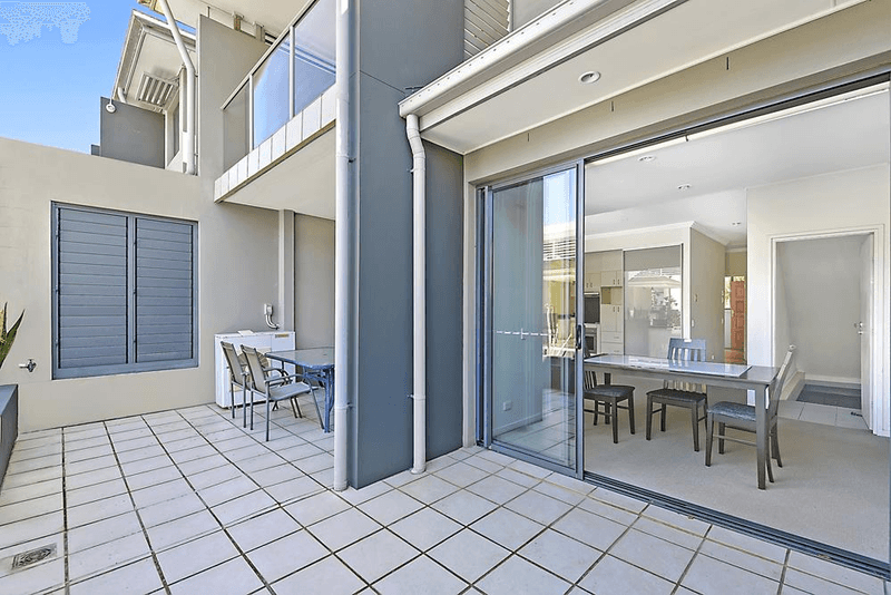 4/45 Bundall Road, Surfers Paradise, QLD 4217