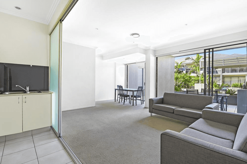 4/45 Bundall Road, Surfers Paradise, QLD 4217