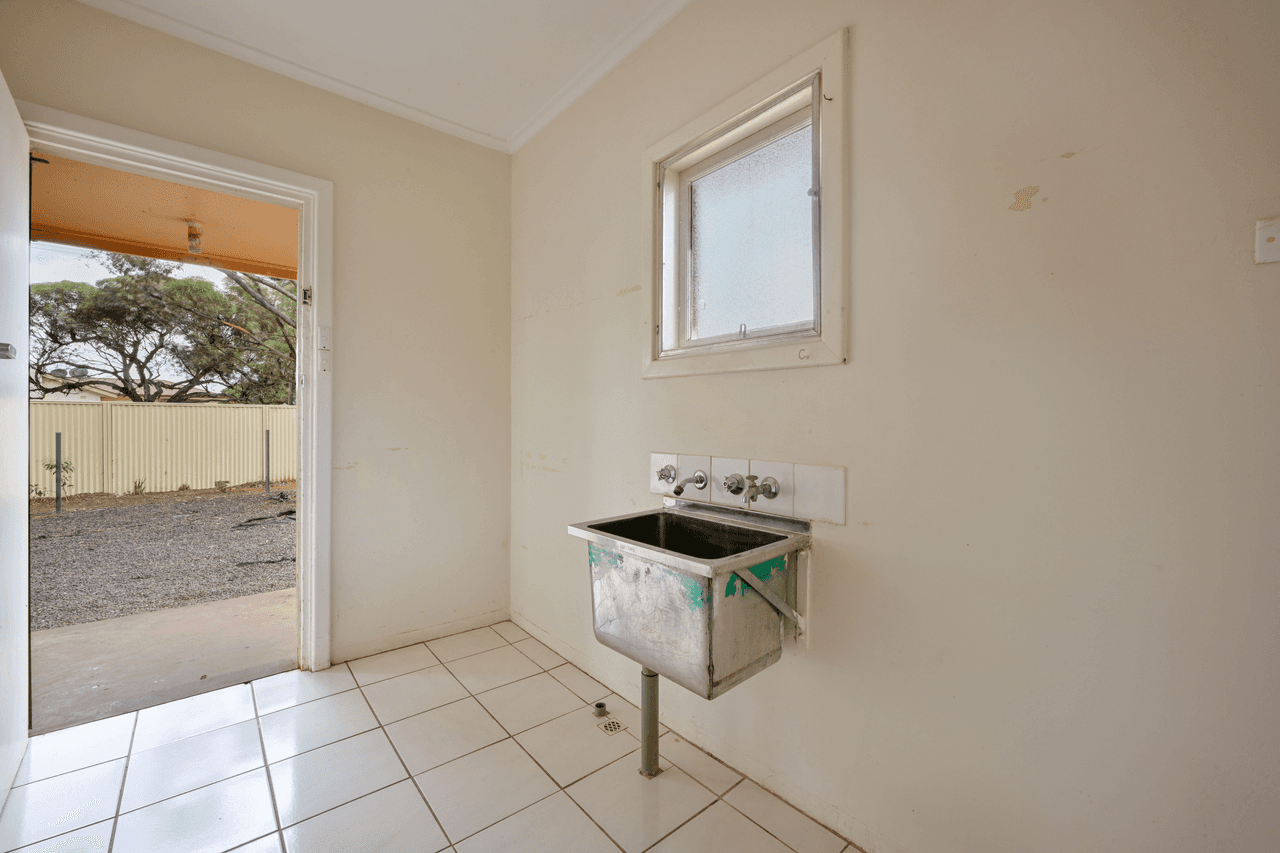 19 Pickhaver Street, WHYALLA STUART, SA 5608