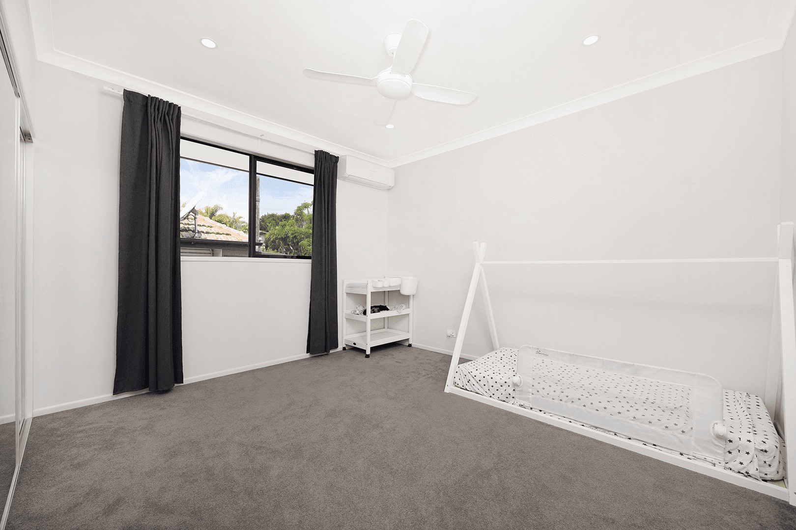 10 Kembla Street, WAVELL HEIGHTS, QLD 4012