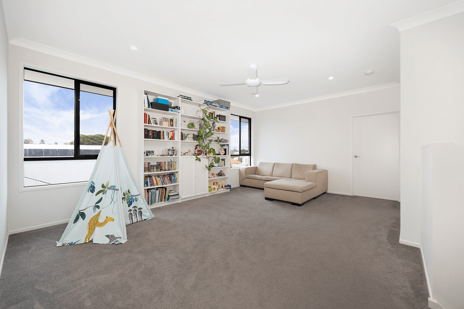 10 Kembla Street, WAVELL HEIGHTS, QLD 4012
