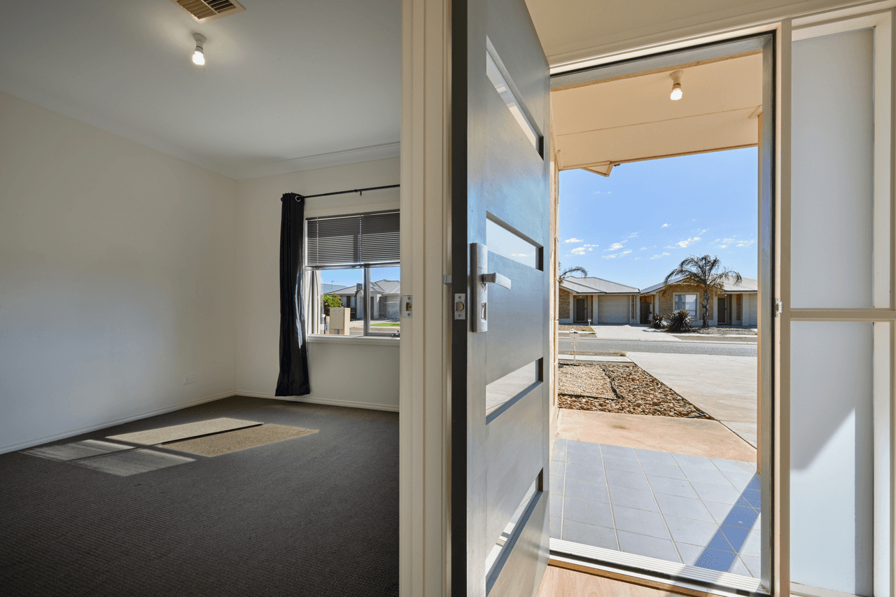 51 Custance Avenue, WHYALLA JENKINS, SA 5609