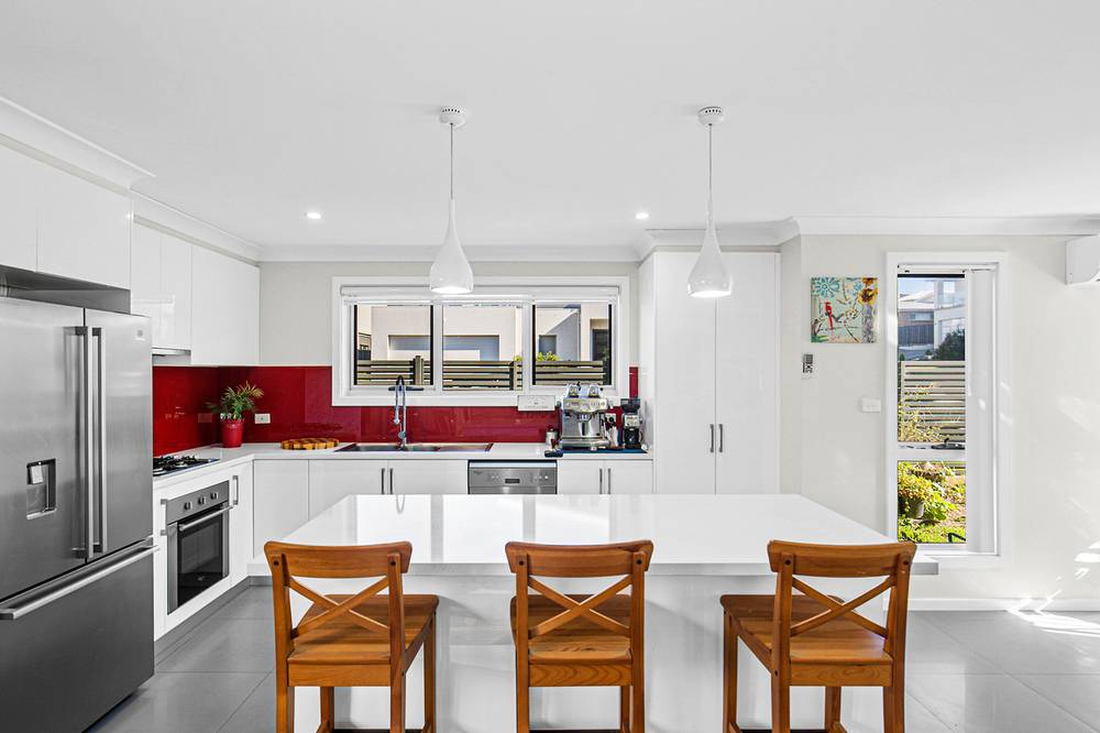 18 Elizabeth Circuit, FLINDERS, NSW 2529