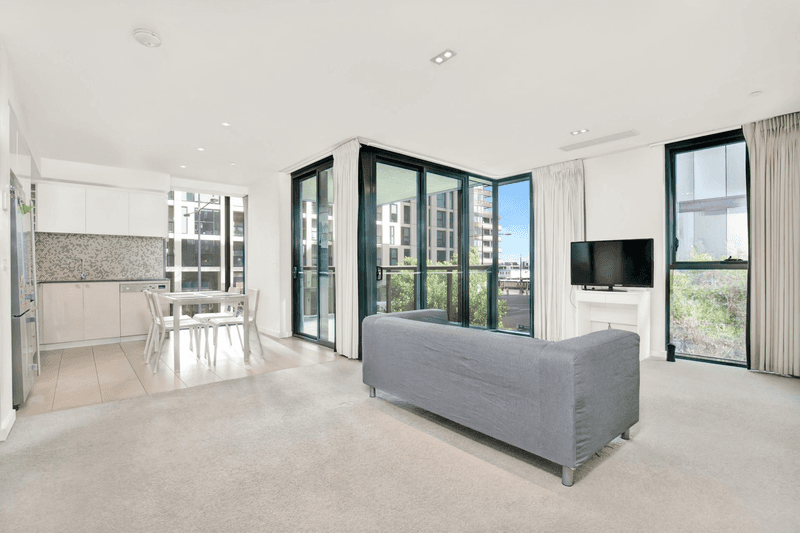 1B/8 Waterside Place, DOCKLANDS, VIC 3008