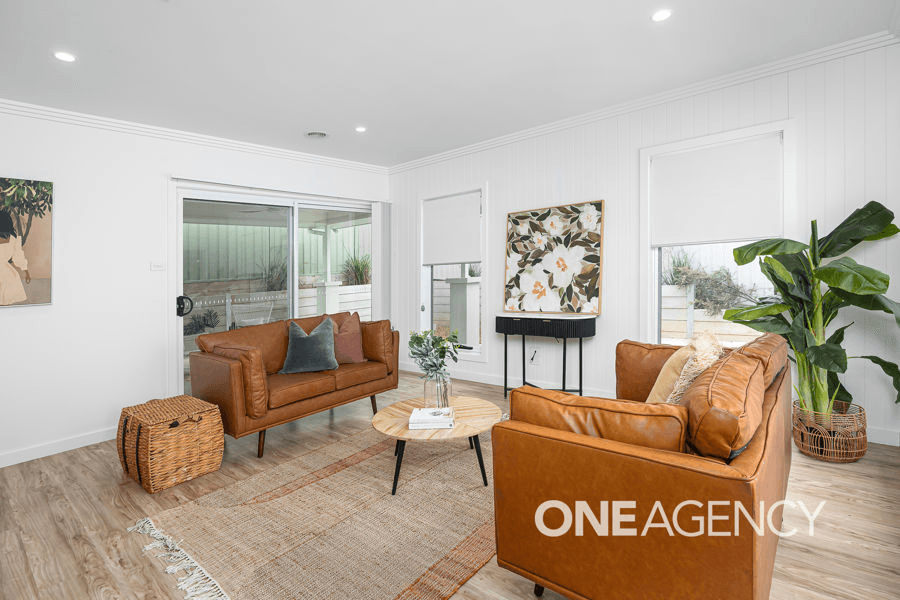 2/106 MEADOW STREET, KOORINGAL, NSW 2650