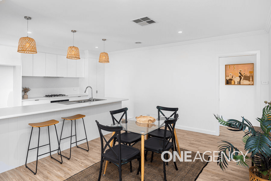 2/106 MEADOW STREET, KOORINGAL, NSW 2650