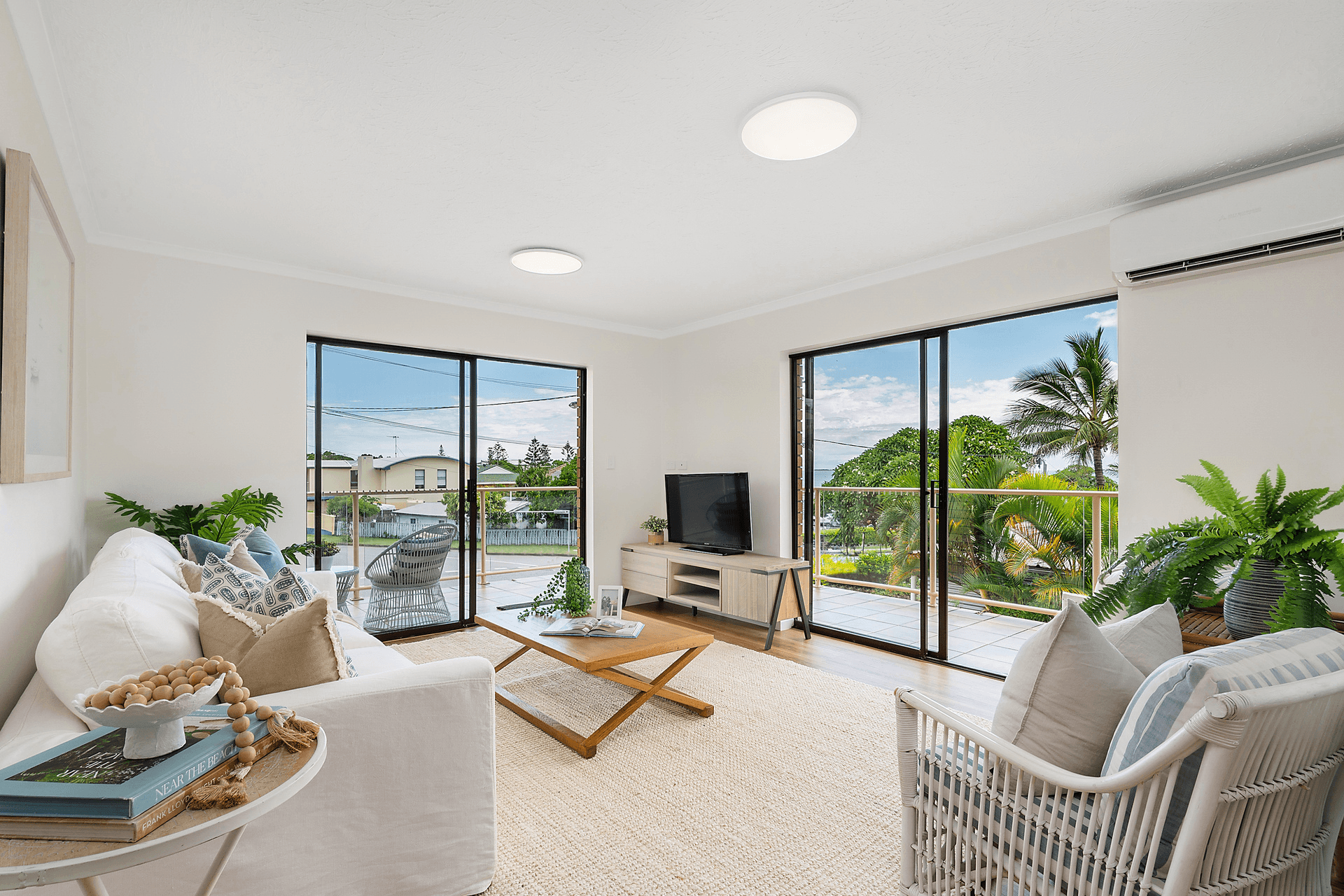 2/14 Nelson Parade, Manly, QLD 4179