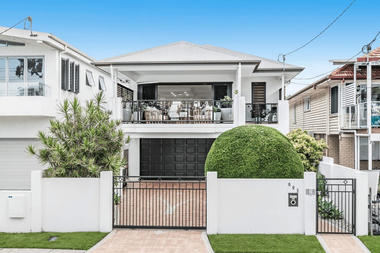 693 Esplanade, Lota, QLD 4179