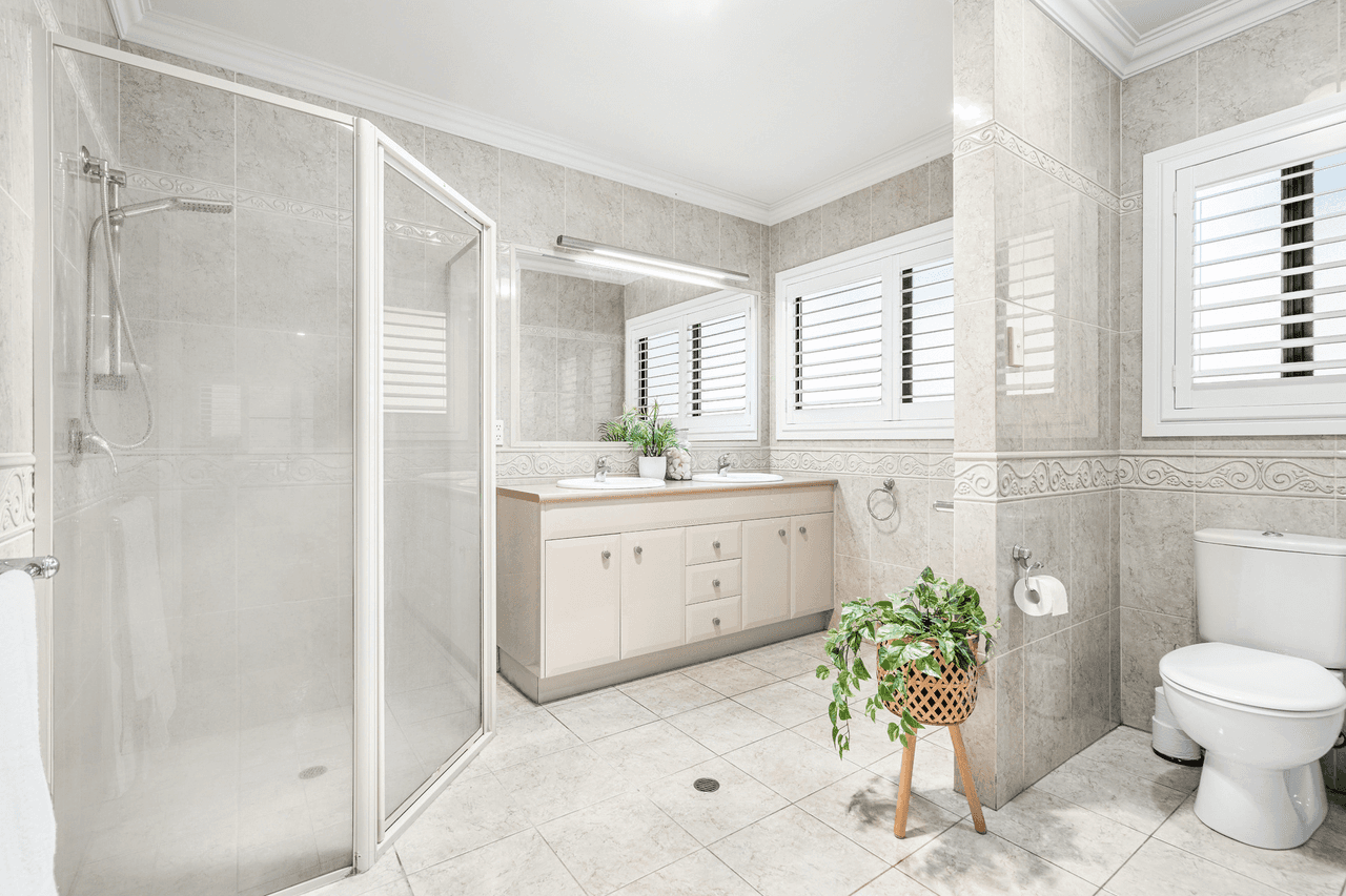 693 Esplanade, Lota, QLD 4179