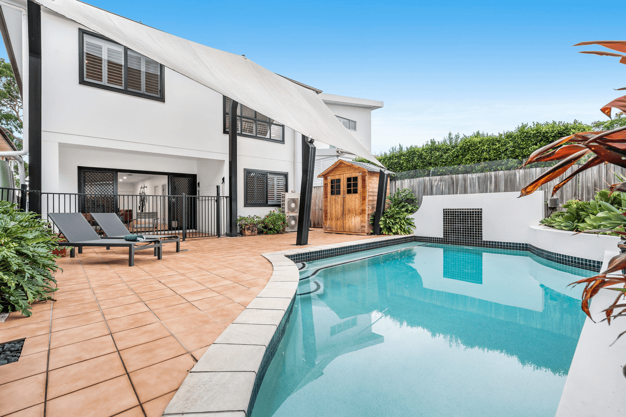 693 Esplanade, Lota, QLD 4179