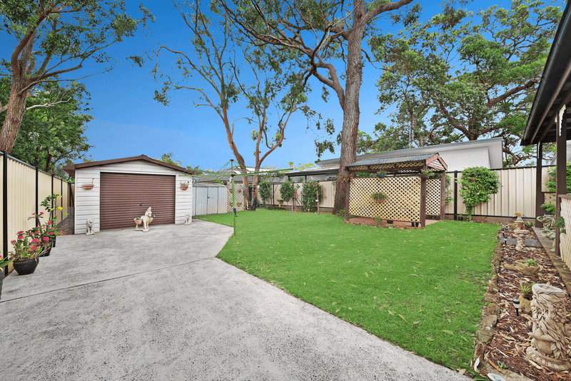 6  Waterloo Avenue, Woy Woy, NSW 2256