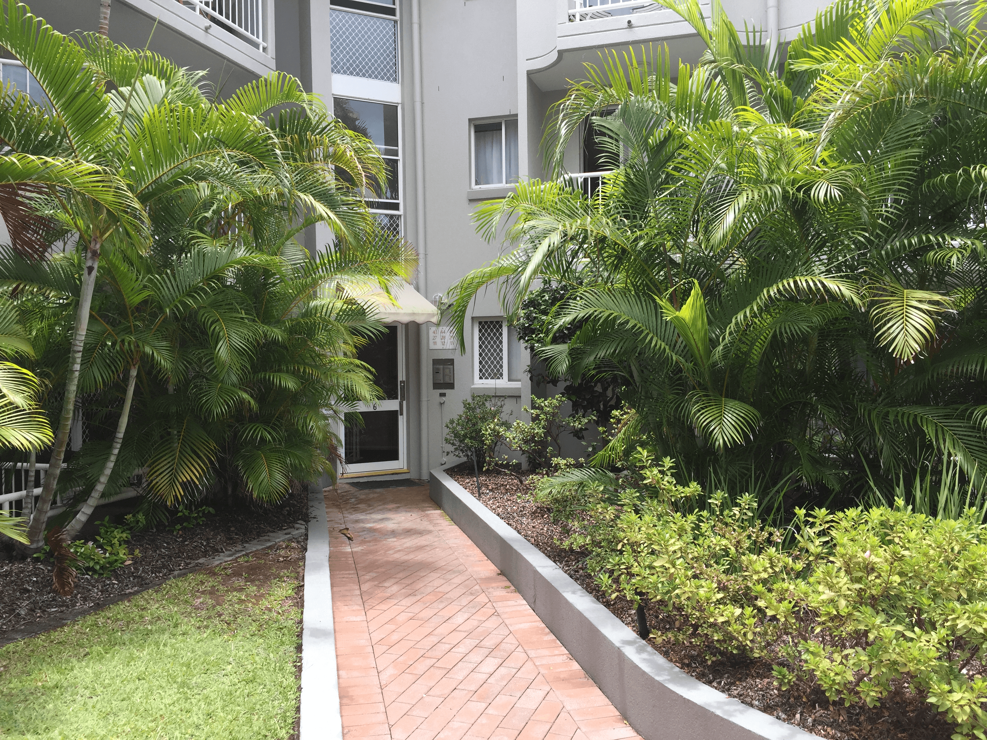 11 Breaker Street, MAIN BEACH, QLD 4217